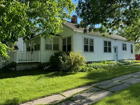 321 Duluth Ave N, Thief River Falls, MN 56701