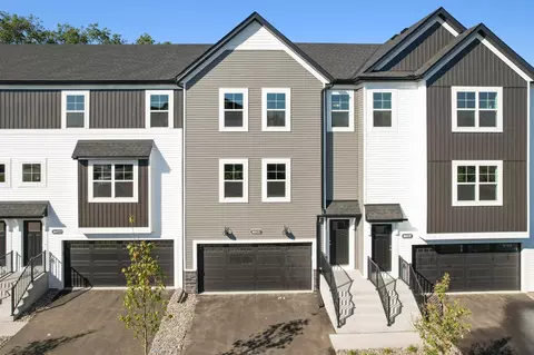 8692 Kenyon Ct NE #E, Blaine, MN 55449