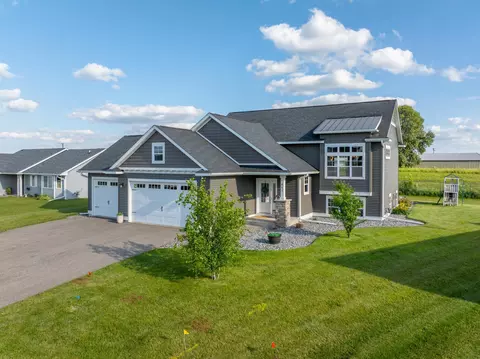 441 Highland Dr, Ellsworth, WI 54011