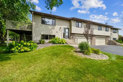 8427 Morgan Ln, Eden Prairie, MN 55347