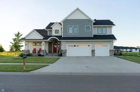5885 Wildflower Dr S, Fargo, ND 58104