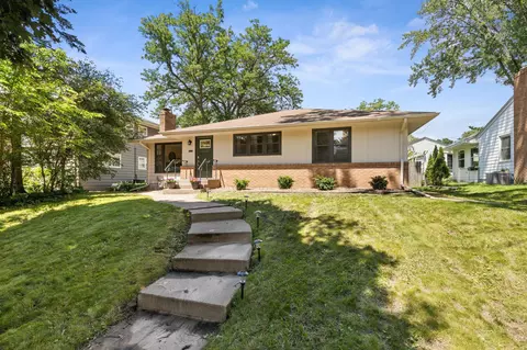1877 Yorkshire Ave, Saint Paul, MN 55116