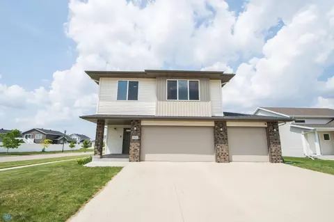 962 29th Ave W, West Fargo, ND 58078