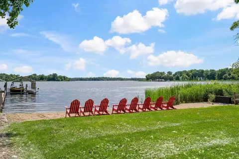 2980 Washta Bay Ct, Chanhassen, MN 55331