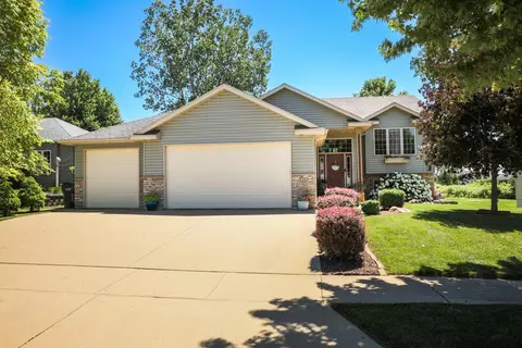 5346 Ridgeview Dr NW, Rochester, MN 55901