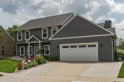 2916 Stonegate Ct SW, Rochester, MN 55902