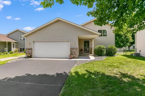 920 Savanna Ave N, Saint Cloud, MN 56303