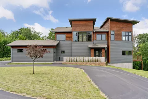 28585 Ridgeview Dr S, Red Wing, MN 55066