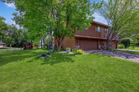 7762 Carnelian Ln, Eden Prairie, MN 55346