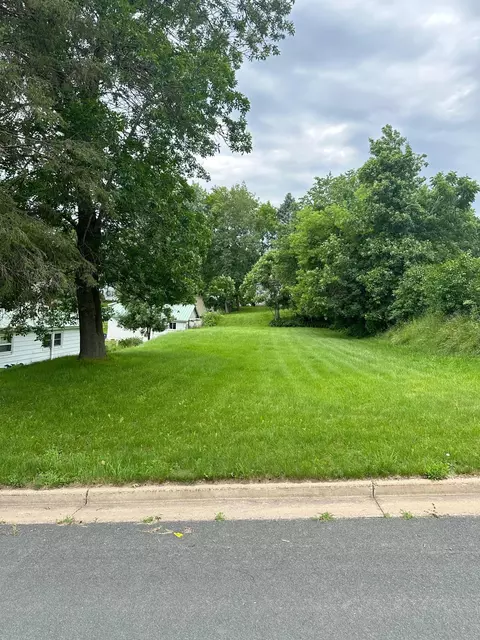 310 Elm St, Glenwood City, WI 54013