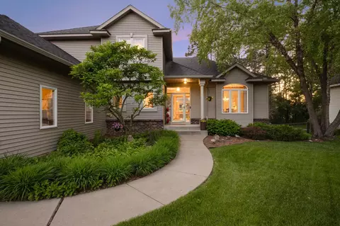 4937 Sycamore Dr, Eagan, MN 55123