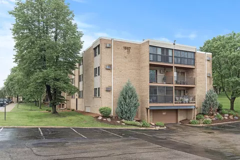 1887 Silver Bell Rd #104, Eagan, MN 55122