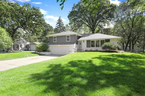3326 Major Ave N, Golden Valley, MN 55422