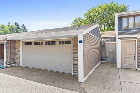 2750 Dale St N #54, Roseville, MN 55113