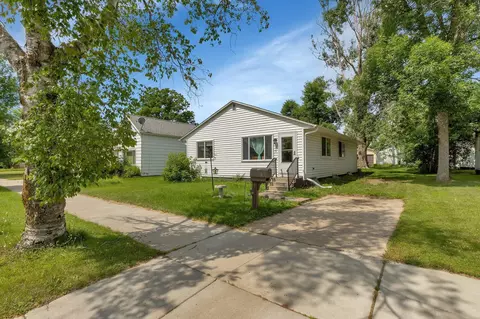 515 3rd St SE, Wadena, MN 56482 photo 3