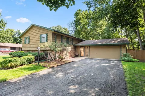 13309 Dana Dr, Burnsville, MN 55337