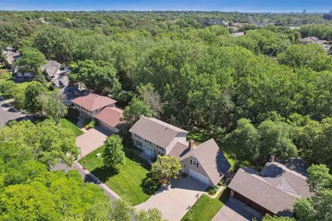 7201 Lanham Ln, Edina, MN 55439