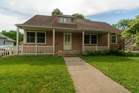 462 1st St, Gaylord, MN 55334