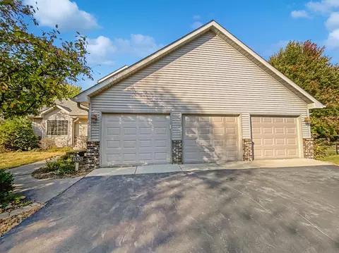 1532 Wintergreen Ct, Victoria, MN 55386