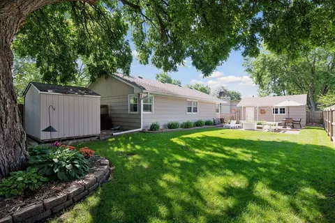 8400 Kell Ave S, Bloomington, MN 55437 photo 29