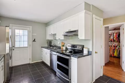 8400 Kell Ave S, Bloomington, MN 55437 photo 5
