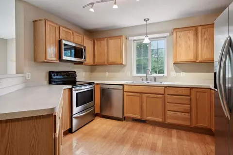 374 Brickyard Dr, Chaska, MN 55318 photo 12
