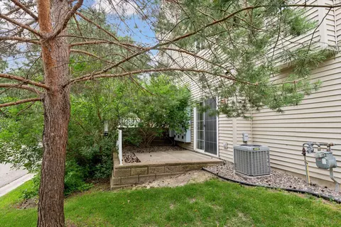 374 Brickyard Dr, Chaska, MN 55318 photo 30