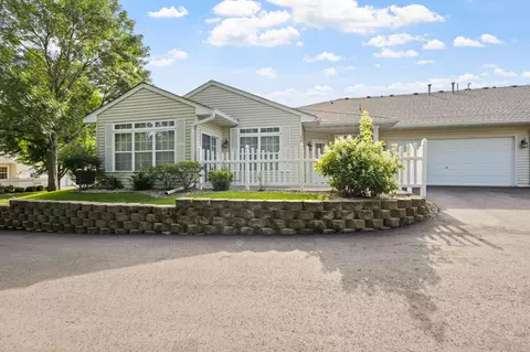 3077 Timberwood Trl #39, Eagan, MN 55121