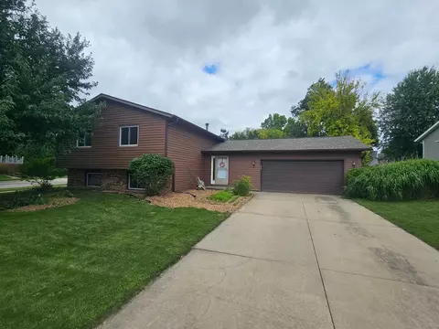 2429 59th St NW, Rochester, MN 55901