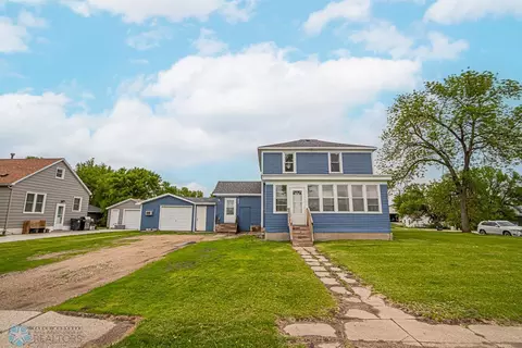 802 Hobart St, Hawley, MN 56549