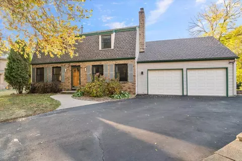 2812 Bryce Ct, Burnsville, MN 55337
