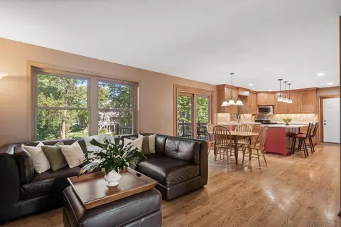 6130 Chestnut Ter, Shorewood, MN 55331 photo 8