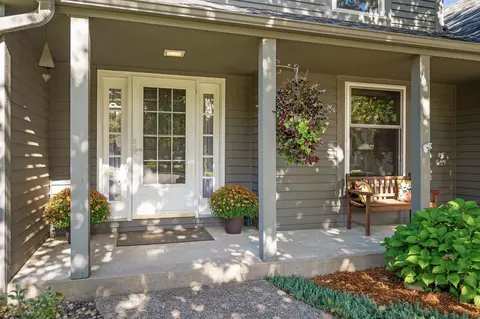 6130 Chestnut Ter, Shorewood, MN 55331 photo 3