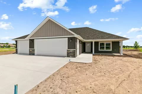 2104 Lindas Ct, Sartell, MN 56377