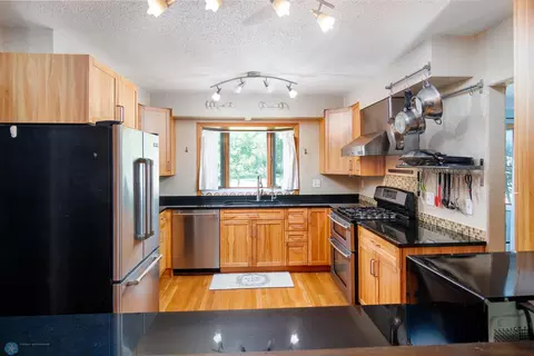 706 19th Ave S, Fargo, ND 58103 photo 5