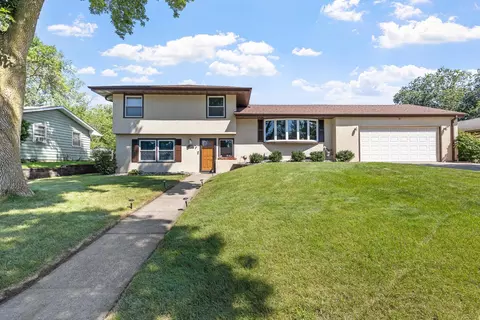 2300 Inca Ln, New Brighton, MN 55112