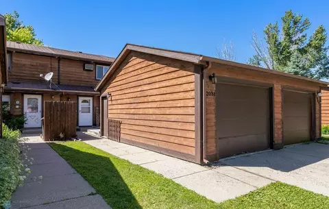 2031 Park Blvd S, Fargo, ND 58103