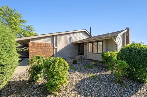 9435 Woodbridge Rd, Bloomington, MN 55438