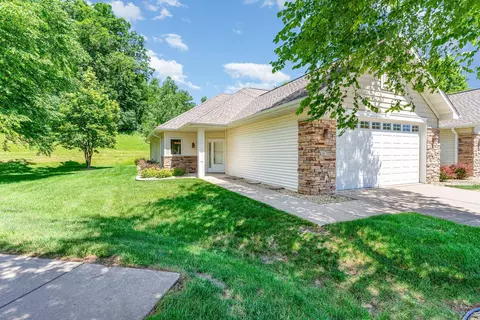 3470 Briarview Ct, Red Wing, MN 55066
