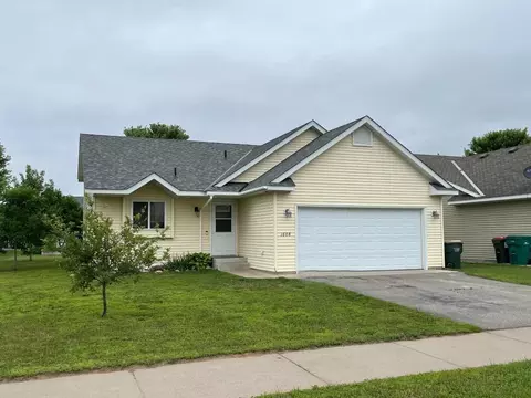 1608 Forest Glen Cir, Saint Augusta, MN 56301