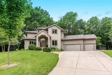 315 Meadow Woods Dr, Mankato, MN 56001