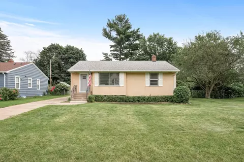 1890 Clarence St, Maplewood, MN 55109