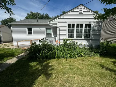 817 Ulstad Ave, Albert Lea, MN 56007