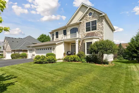 200 E 105th Street Cir, Bloomington, MN 55420