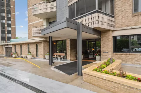 400 Groveland Ave #311, Minneapolis, MN 55403