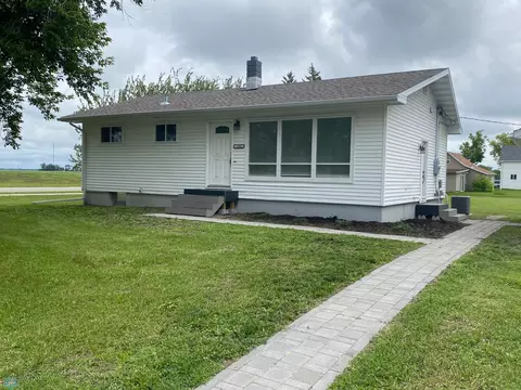 109 1st Ave E, Halstad, MN 56548