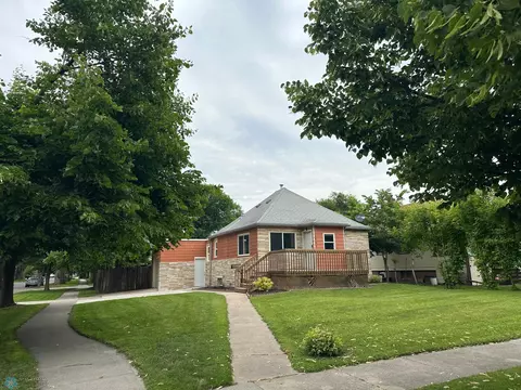1347 12th Ave S, Fargo, ND 58103
