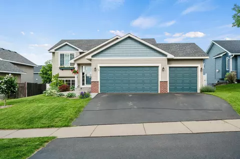18 Nicholas Way, Hudson, WI 54016