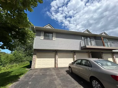 3328 Greenbrier St #3328C, Vadnais Heights, MN 55127