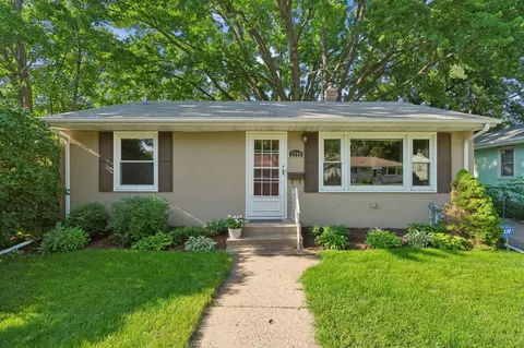 1744 California Ave E, Saint Paul, MN 55106